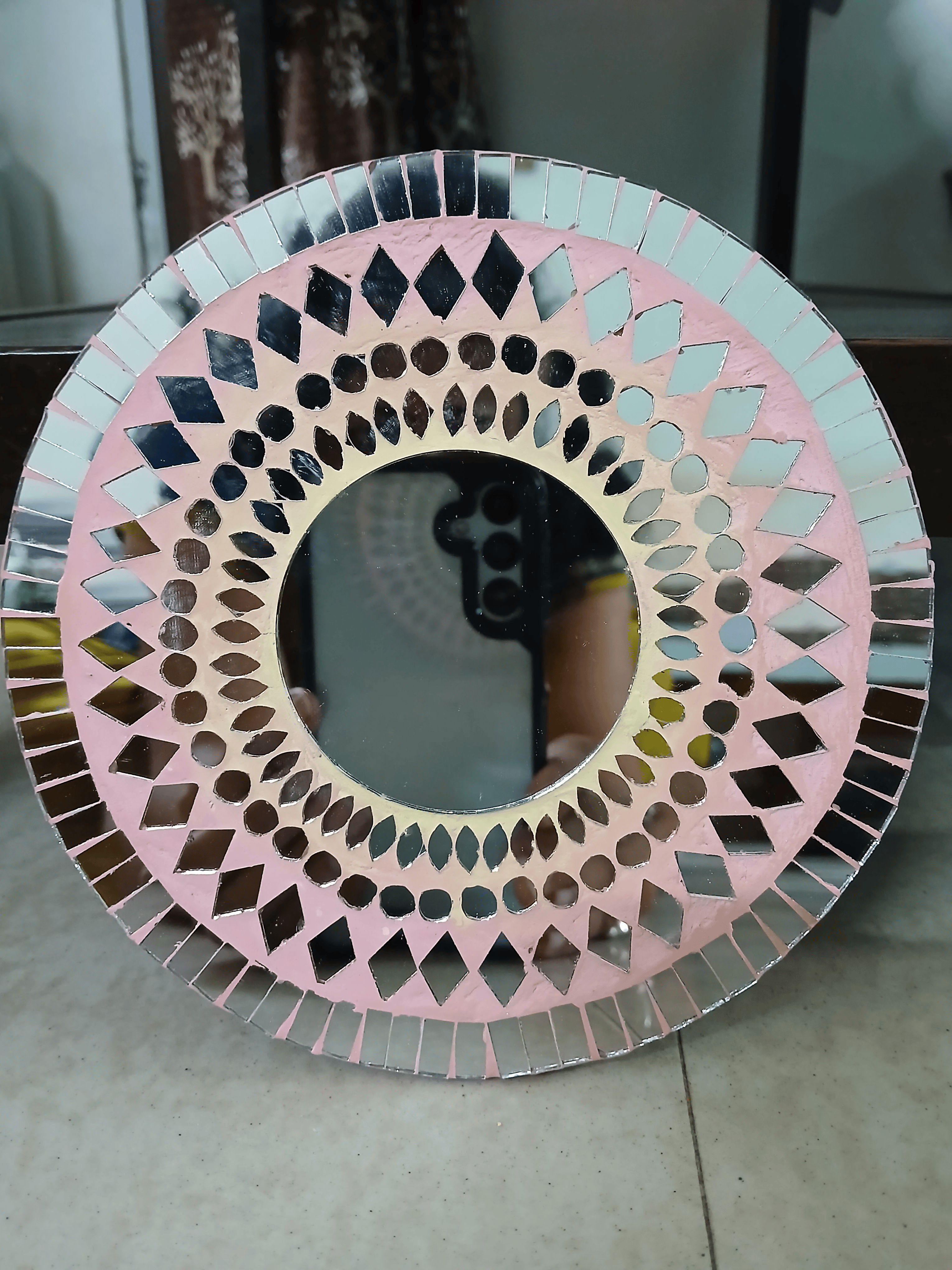 Lippan Art with Mirror by Kinjal's Arts